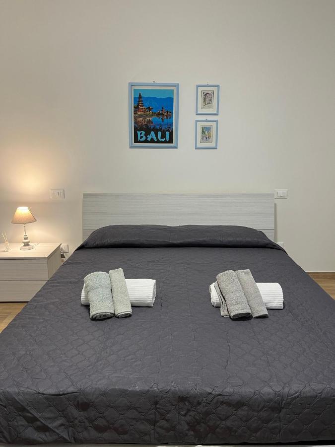 Bed&Breakfast Del Viaggiatore Фонди Экстерьер фото