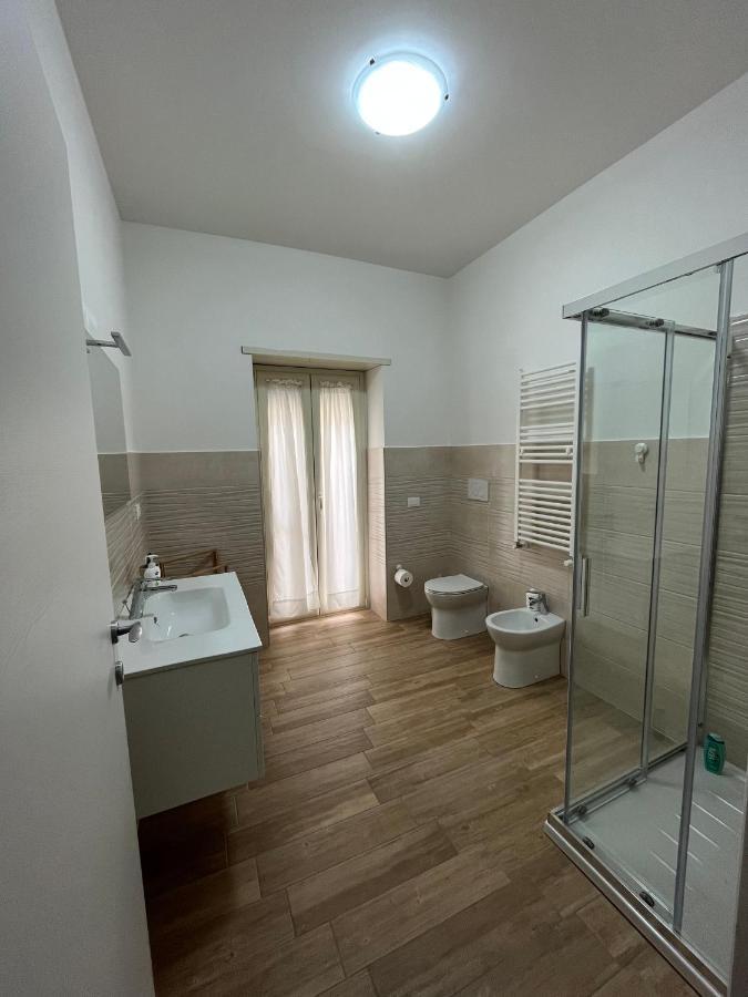 Bed&Breakfast Del Viaggiatore Фонди Экстерьер фото