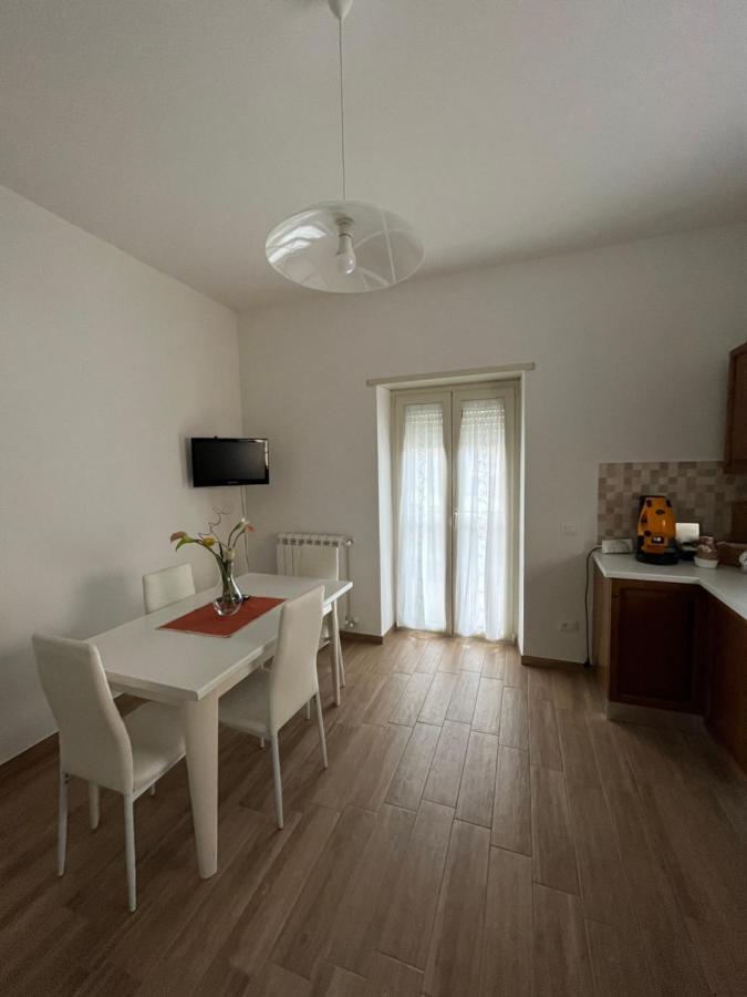Bed&Breakfast Del Viaggiatore Фонди Экстерьер фото